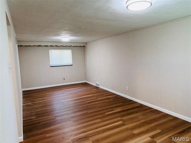 13 Floweridge Lane, Florissant, MO 63031