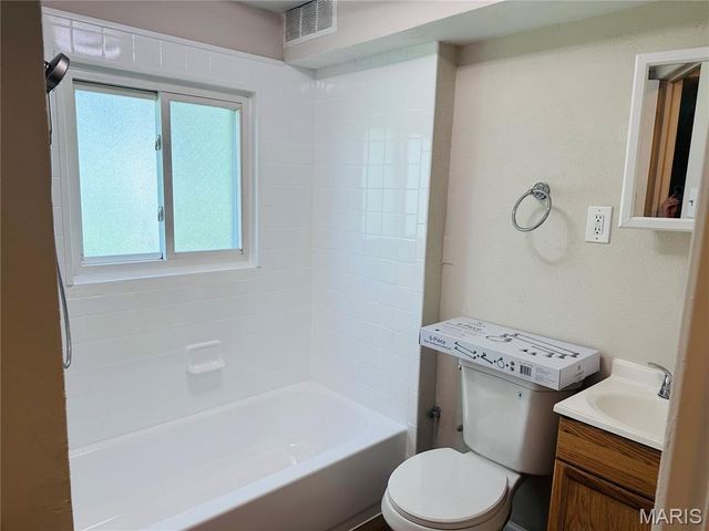 13 Floweridge Lane, Florissant, MO 63031
