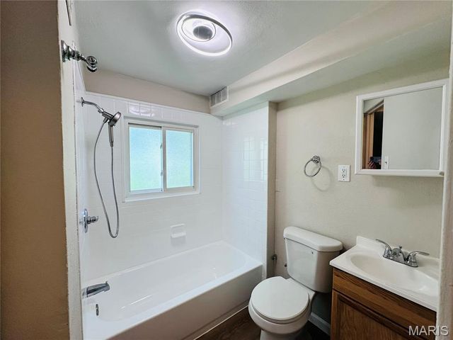13 Floweridge Lane, Florissant, MO 63031
