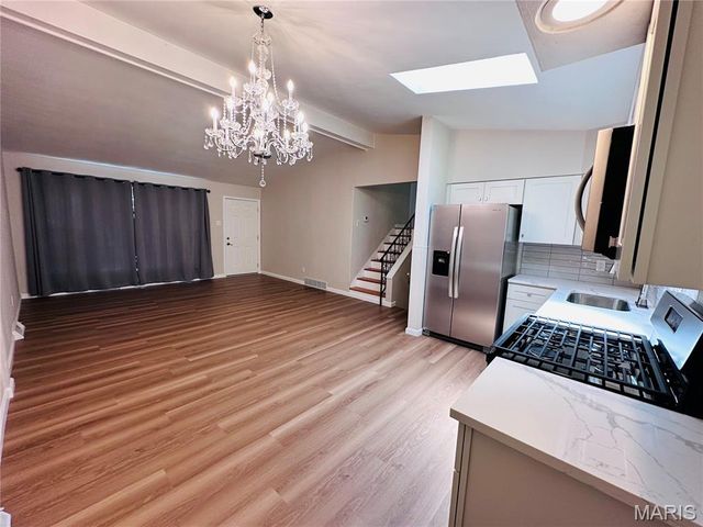 13 Floweridge Lane, Florissant, MO 63031