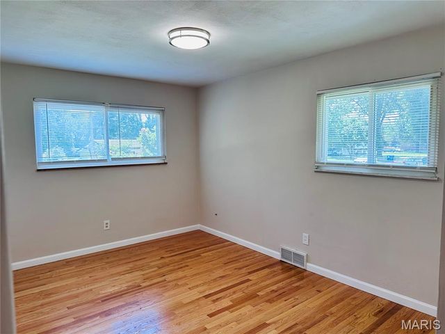 13 Floweridge Lane, Florissant, MO 63031