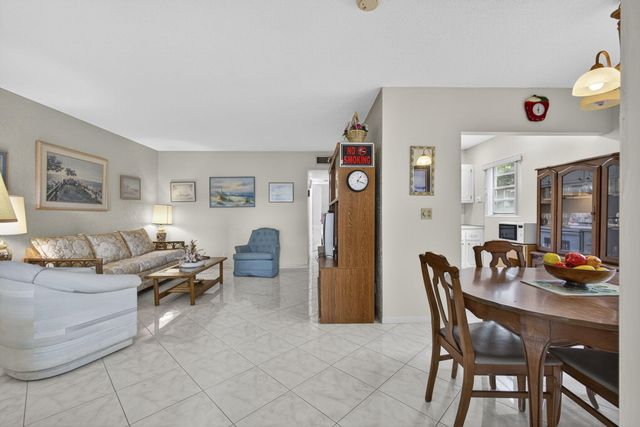 52 Norwich C, West Palm Beach, FL 33417