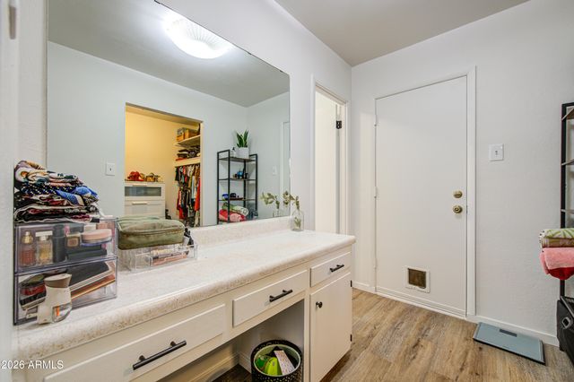2048 W JOAN DE ARC Avenue, Phoenix, AZ 85029