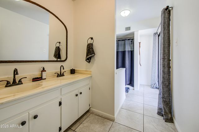 2048 W JOAN DE ARC Avenue, Phoenix, AZ 85029