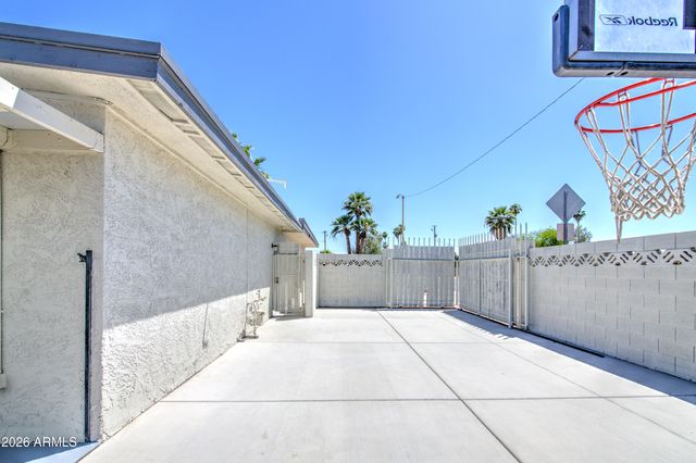 2048 W JOAN DE ARC Avenue, Phoenix, AZ 85029
