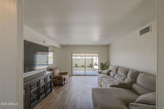 2048 W JOAN DE ARC Avenue, Phoenix, AZ 85029