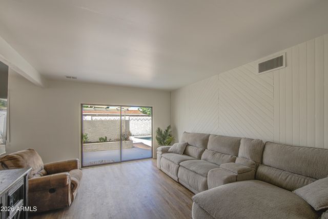 2048 W JOAN DE ARC Avenue, Phoenix, AZ 85029