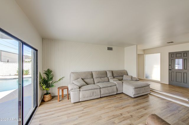 2048 W JOAN DE ARC Avenue, Phoenix, AZ 85029