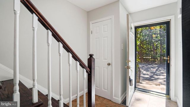 1756 ALBERMARLE DR, Crofton, MD 21114