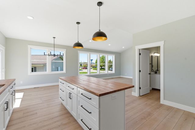 243 W Gardner Street, Sparta Vllg, MI 49345