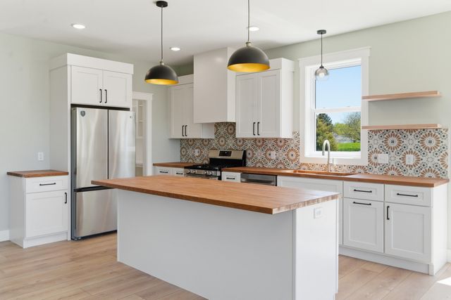 243 W Gardner Street, Sparta Vllg, MI 49345