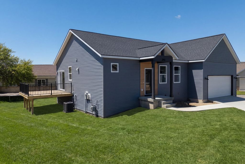 243 W Gardner Street, Sparta Vllg, MI 49345