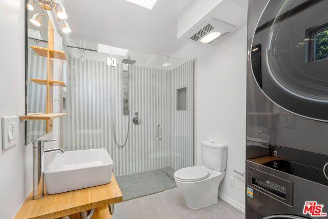 3352 Oak Glen Drive, Los Angeles, CA 90068