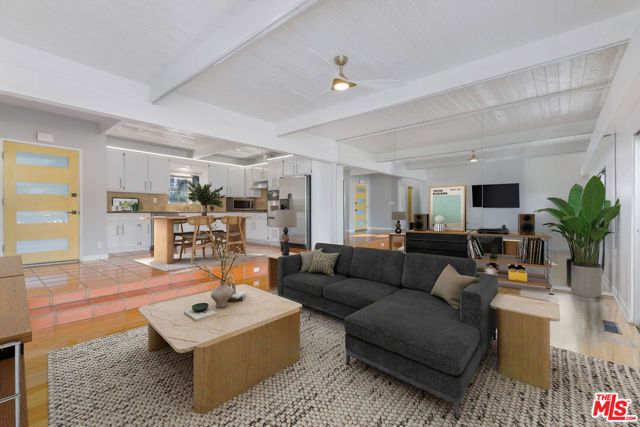 3352 Oak Glen Drive, Los Angeles, CA 90068