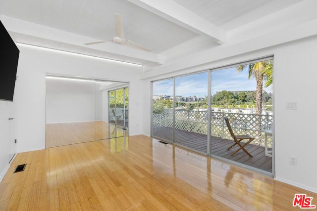 3352 Oak Glen Drive, Los Angeles, CA 90068