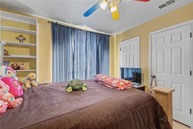 1109 Green Field Dr, Corpus Christi, TX 78405