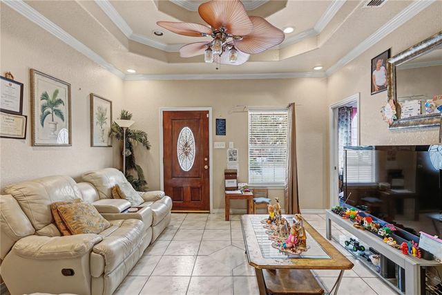1109 Green Field Dr, Corpus Christi, TX 78405