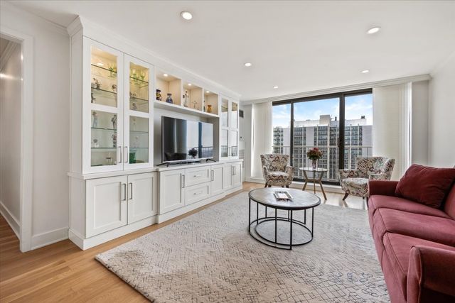 1250 N Dearborn Parkway 24E, Chicago, IL 60610