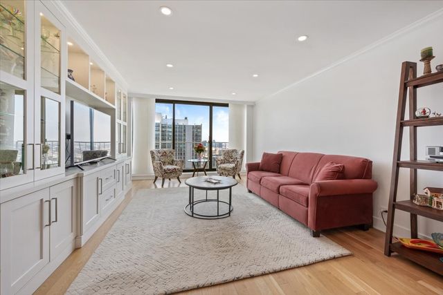 1250 N Dearborn Parkway 24E, Chicago, IL 60610