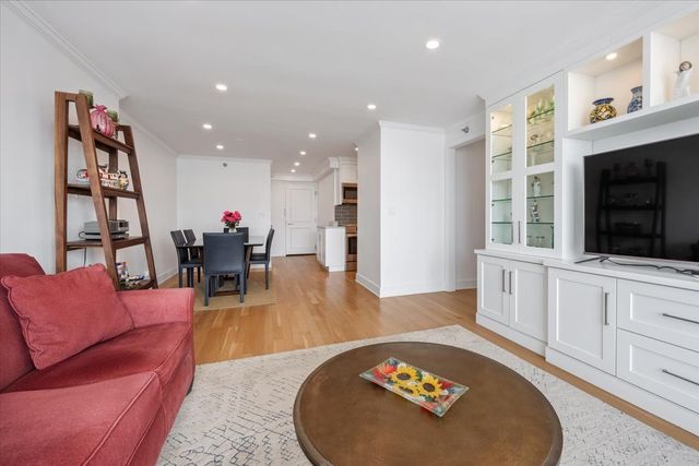 1250 N Dearborn Parkway 24E, Chicago, IL 60610