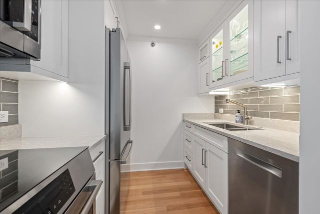 1250 N Dearborn Parkway 24E, Chicago, IL 60610