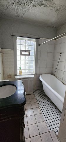 8443 S Manistee Avenue, Chicago, IL 60617