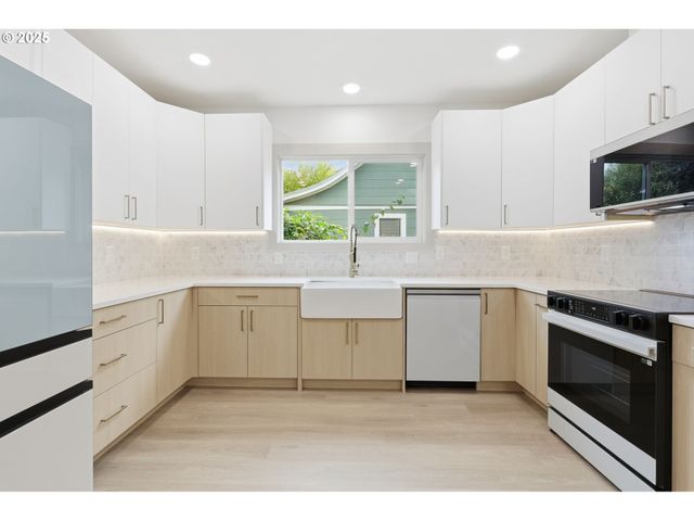 437 Ne FARGO St, Portland, OR 97212