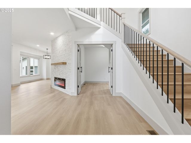 437 Ne FARGO St, Portland, OR 97212