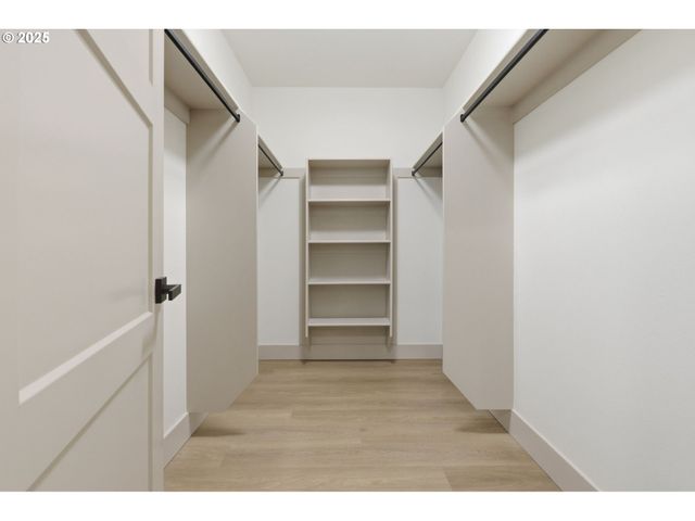 437 Ne FARGO St, Portland, OR 97212