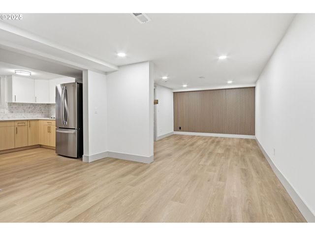 437 Ne FARGO St, Portland, OR 97212