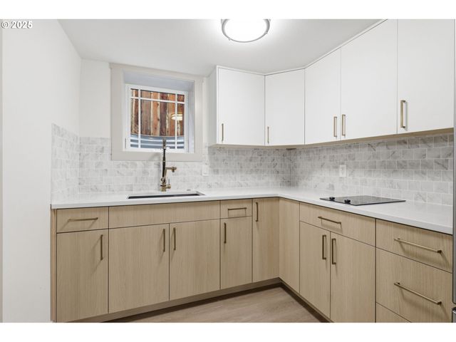 437 Ne FARGO St, Portland, OR 97212