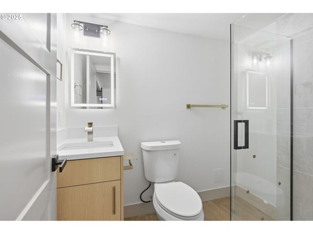 437 Ne FARGO St, Portland, OR 97212