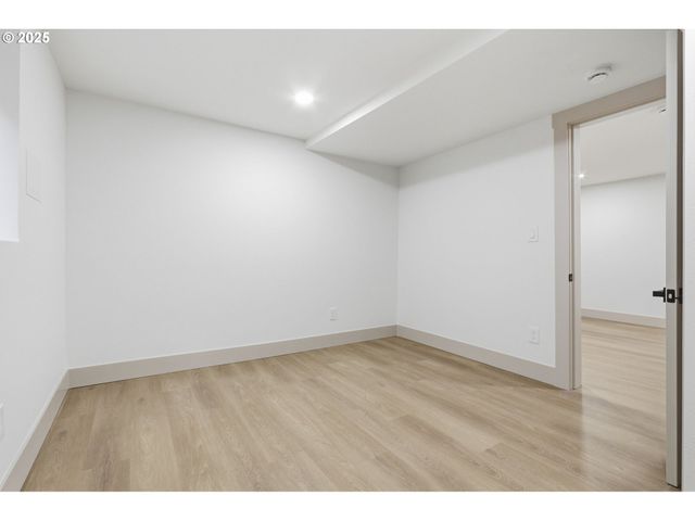 437 Ne FARGO St, Portland, OR 97212