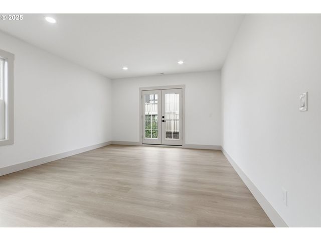 437 Ne FARGO St, Portland, OR 97212