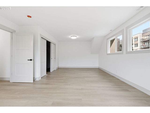 437 Ne FARGO St, Portland, OR 97212