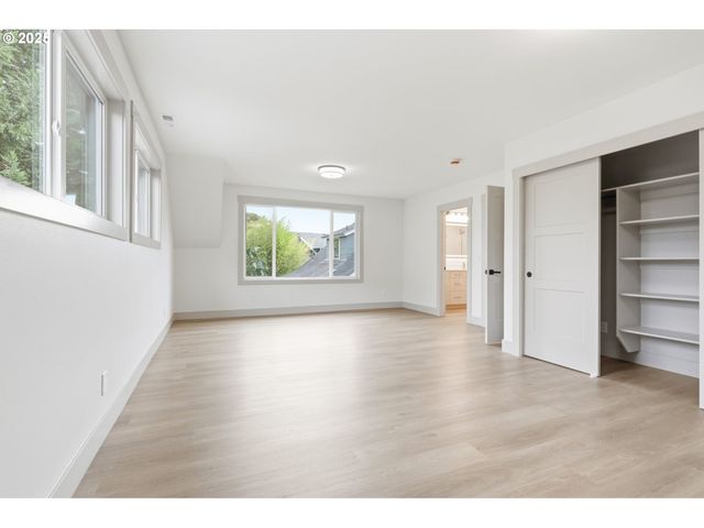 437 Ne FARGO St, Portland, OR 97212