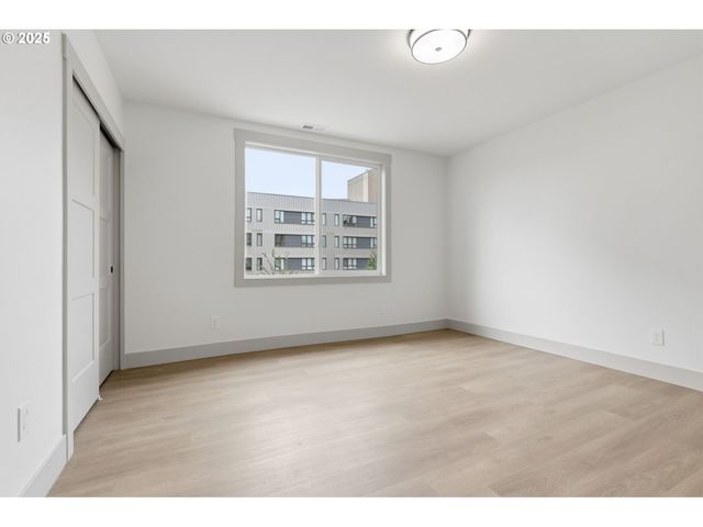 437 Ne FARGO St, Portland, OR 97212