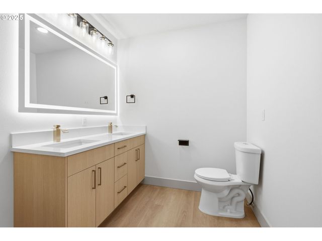 437 Ne FARGO St, Portland, OR 97212