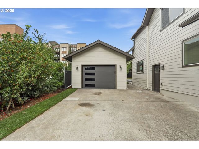 437 Ne FARGO St, Portland, OR 97212