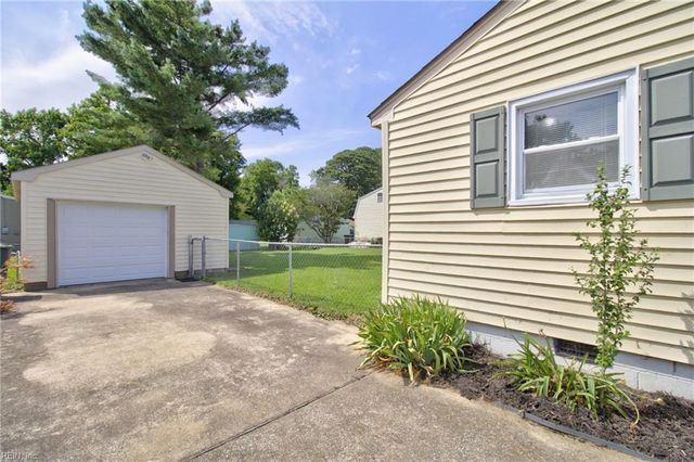 8133 Baywood DR, Norfolk, VA 23518