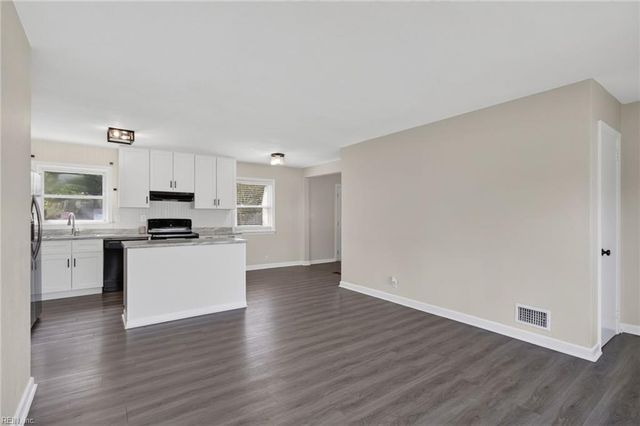8133 Baywood DR, Norfolk, VA 23518