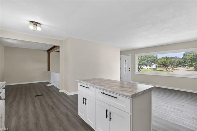 8133 Baywood DR, Norfolk, VA 23518