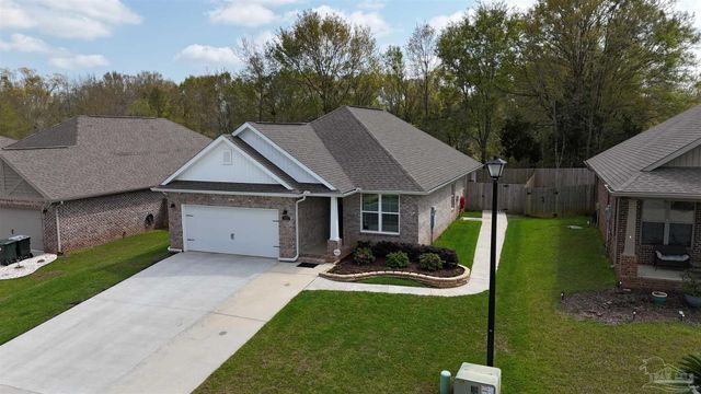 437 Pemberton Ln, Cantonment, FL 32533