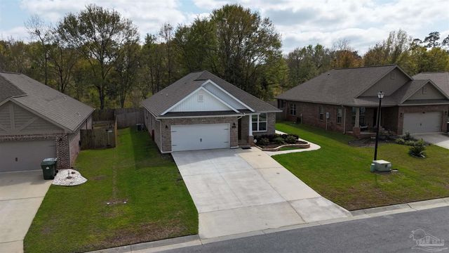 437 Pemberton Ln, Cantonment, FL 32533