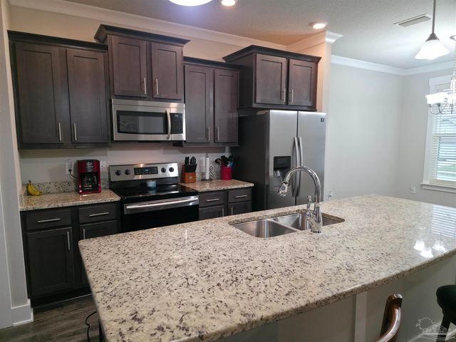 437 Pemberton Ln, Cantonment, FL 32533