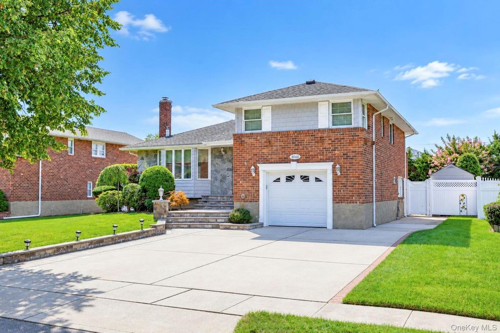 4044 Meadow Lane, Seaford, NY 11783 — exterior