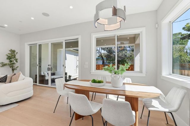 10536 S Tantau Avenue, Cupertino, CA 95014