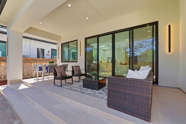 10536 S Tantau Avenue, Cupertino, CA 95014