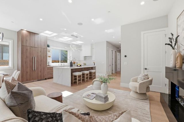 10536 S Tantau Avenue, Cupertino, CA 95014