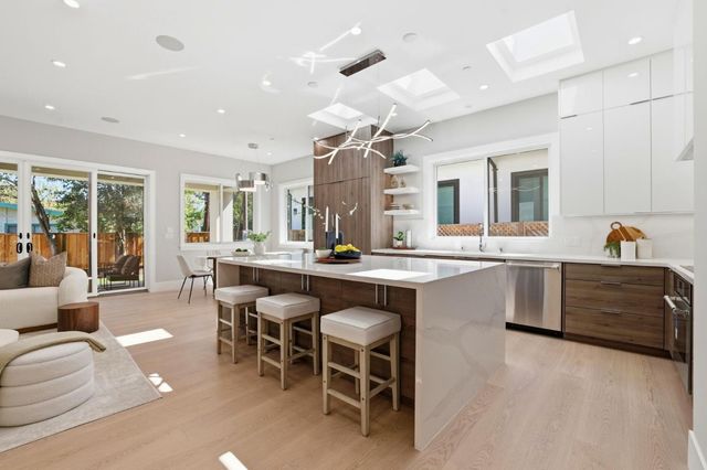 10536 S Tantau Avenue, Cupertino, CA 95014